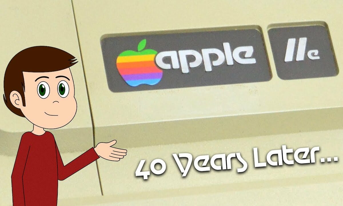 Close up of the Apple IIe lid